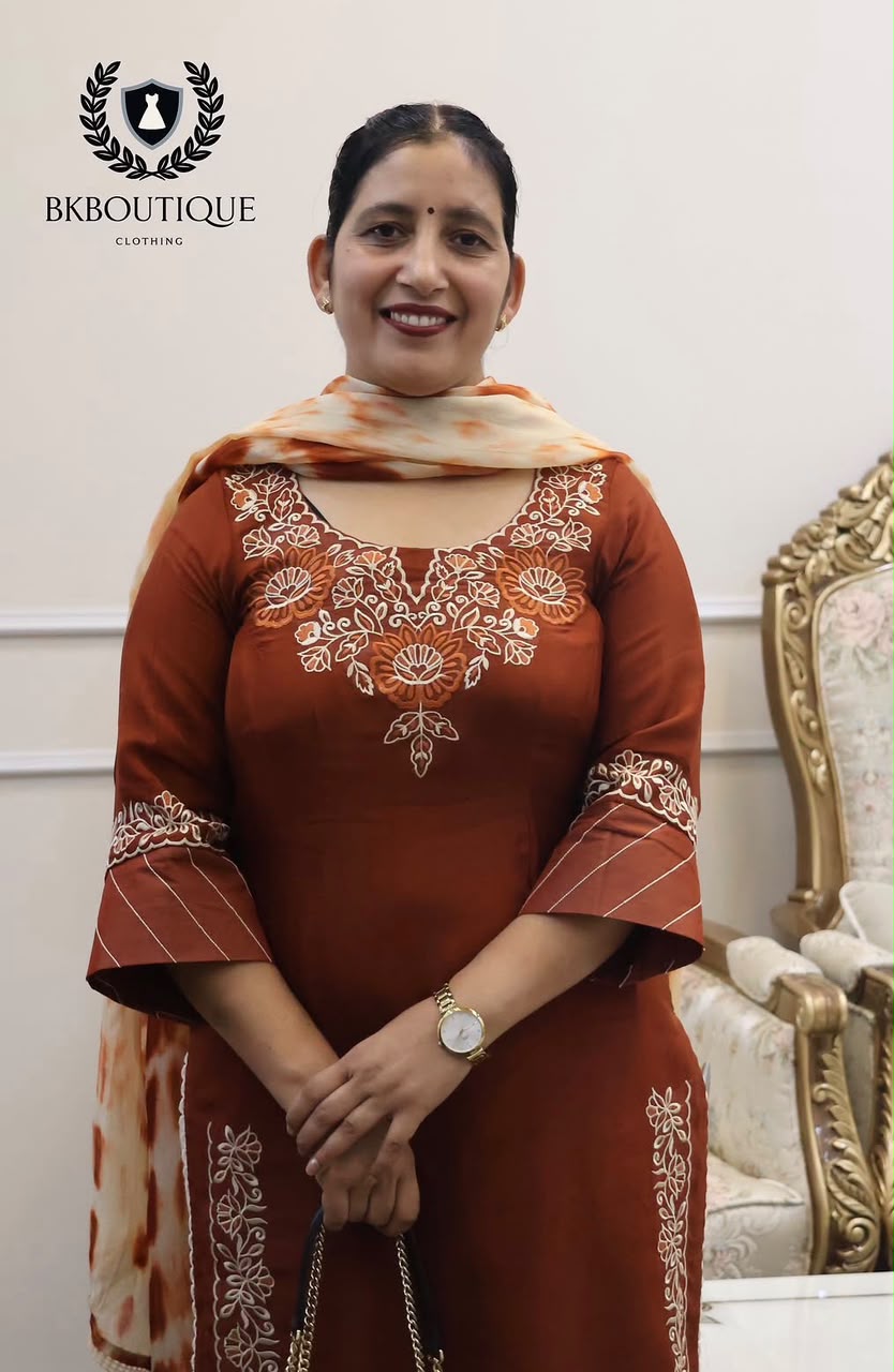 Mechine Embroidered twill fabric suit - Image 1